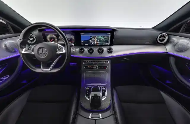 Harmaa Coupe, Mercedes-Benz E – OZP-916