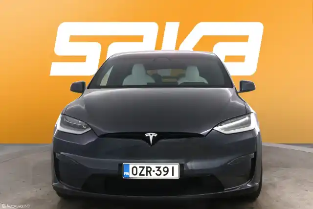 Harmaa Maastoauto, Tesla Model X – OZR-391