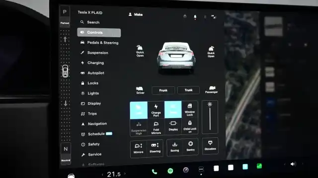 Harmaa Maastoauto, Tesla Model X – OZR-391