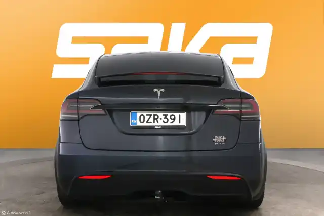 Harmaa Maastoauto, Tesla Model X – OZR-391