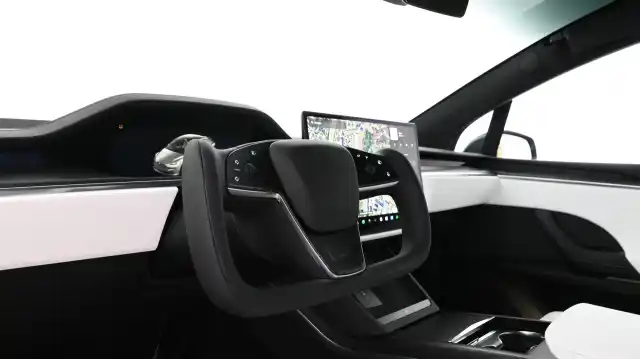 Harmaa Maastoauto, Tesla Model X – OZR-391