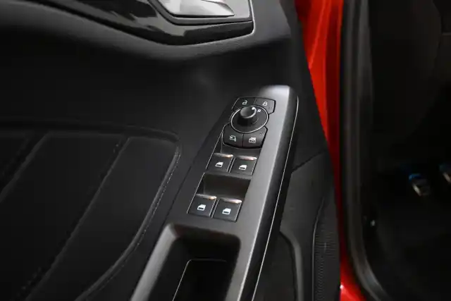Punainen Viistoperä, Ford Focus – OZR-486
