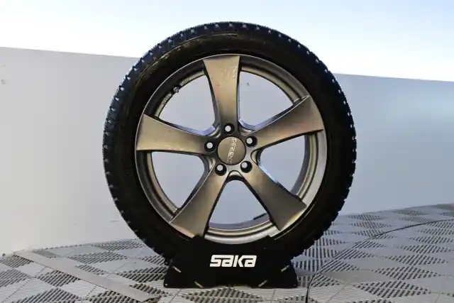 Musta Farmari, Mercedes-Benz E – OZS-772