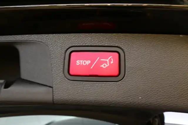 Musta Farmari, Mercedes-Benz E – OZS-772
