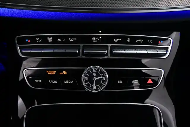 Musta Farmari, Mercedes-Benz E – OZS-772
