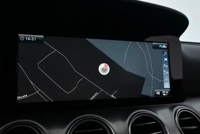 Musta Farmari, Mercedes-Benz E – OZS-772