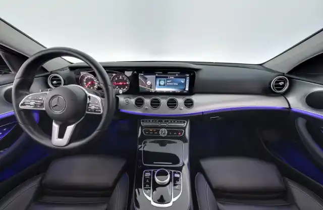 Musta Farmari, Mercedes-Benz E – OZS-772