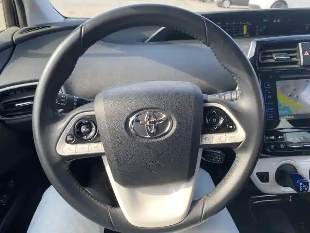 Punainen Viistoperä, Toyota Prius – OZS-779