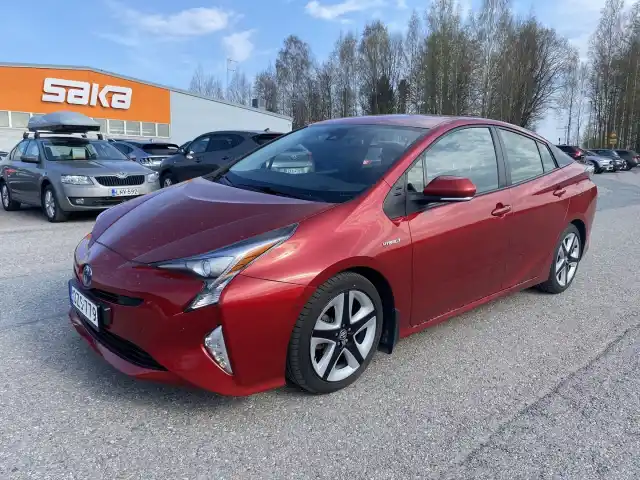 Punainen Viistoperä, Toyota Prius – OZS-779