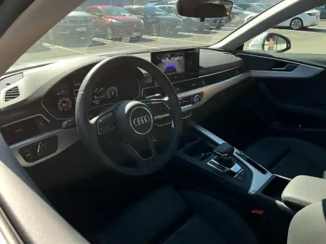Valkoinen Viistoperä, Audi A5 – OZT-985