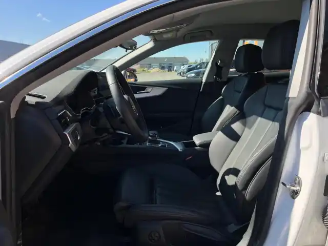 Valkoinen Viistoperä, Audi A5 – OZT-985