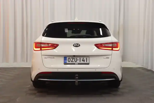 Valkoinen Farmari, Kia Optima – OZU-141