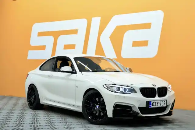 Valkoinen Coupe, BMW M235I – OZY-702