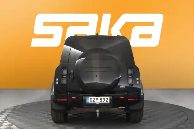 Musta Maastoauto, Land Rover Defender – OZY-892