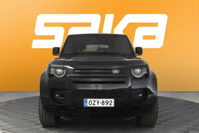 Musta Maastoauto, Land Rover Defender – OZY-892