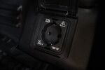 Musta Maastoauto, Land Rover Defender – OZY-892, kuva 40