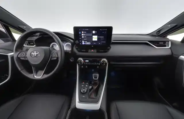 Harmaa Maastoauto, Toyota RAV4 PLUG-IN – OZZ-509