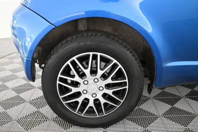 Sininen Viistoperä, Toyota Yaris – RAY-841