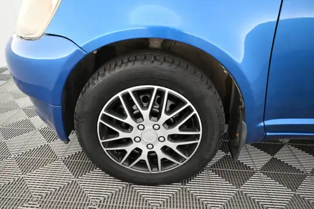 Sininen Viistoperä, Toyota Yaris – RAY-841