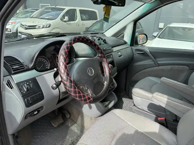 Musta Tila-auto, Mercedes-Benz Viano – RBI-371