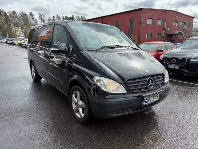 Musta Tila-auto, Mercedes-Benz Viano – RBI-371