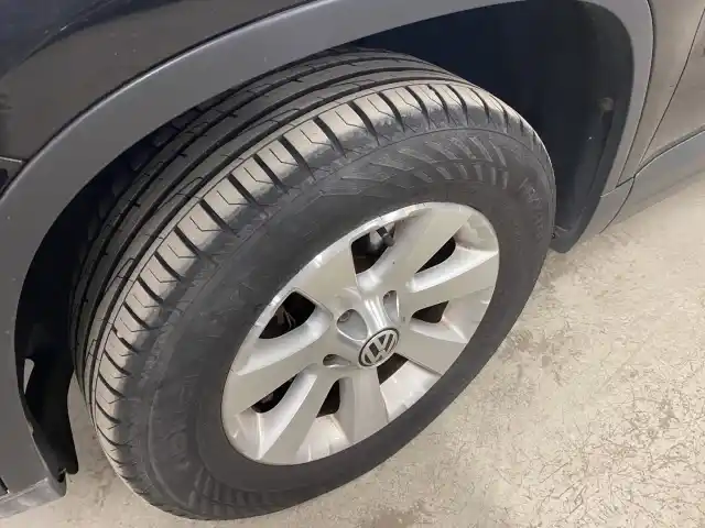 Musta Maastoauto, Volkswagen Tiguan – RBI-809