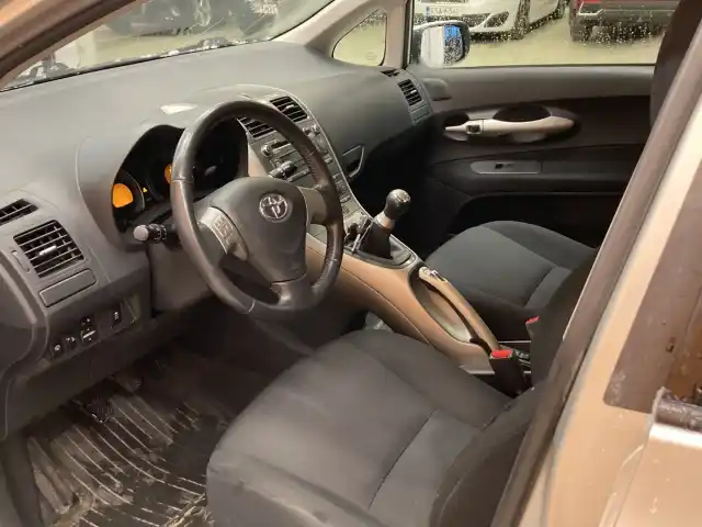 Hopea Viistoperä, Toyota Auris – RCI-793