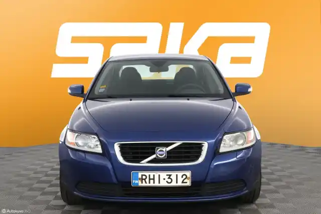 Sininen Sedan, Volvo S40 – RHI-312