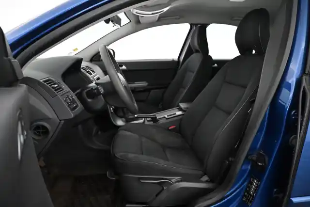 Sininen Sedan, Volvo S40 – RHI-312