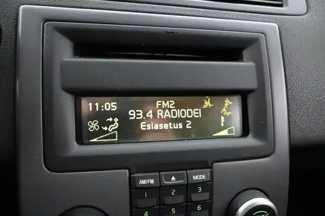 Sininen Sedan, Volvo S40 – RHI-312