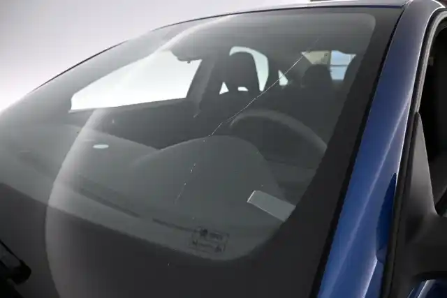 Sininen Sedan, Volvo S40 – RHI-312