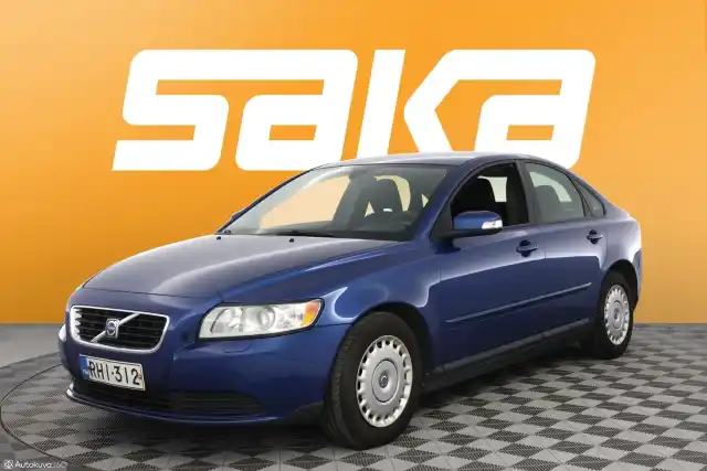 Sininen Sedan, Volvo S40 – RHI-312