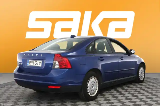 Sininen Sedan, Volvo S40 – RHI-312