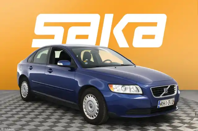 Sininen Sedan, Volvo S40 – RHI-312