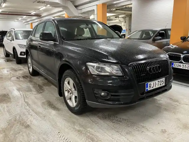 Musta Maastoauto, Audi Q5 – RJI-725