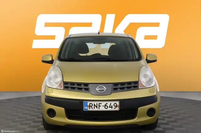 Keltainen Tila-auto, Nissan Note – RNF-649