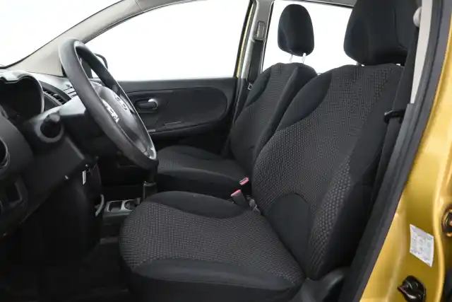 Keltainen Tila-auto, Nissan Note – RNF-649