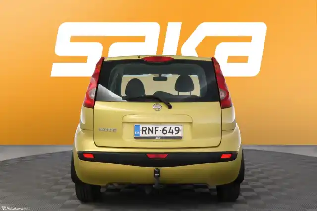 Keltainen Tila-auto, Nissan Note – RNF-649