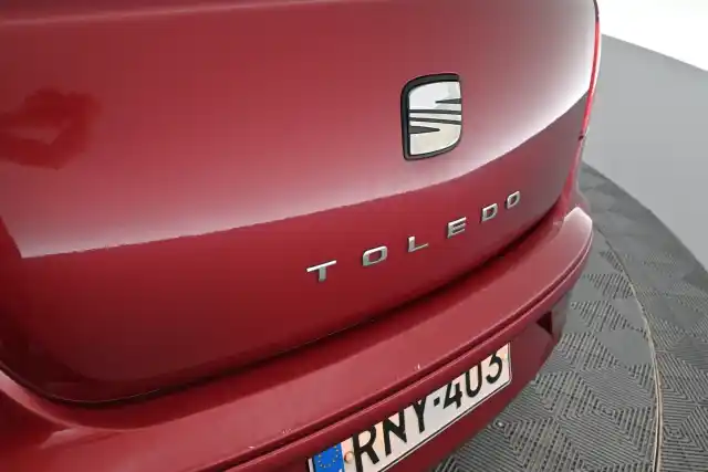 Punainen Tila-auto, Seat Toledo – RNY-403