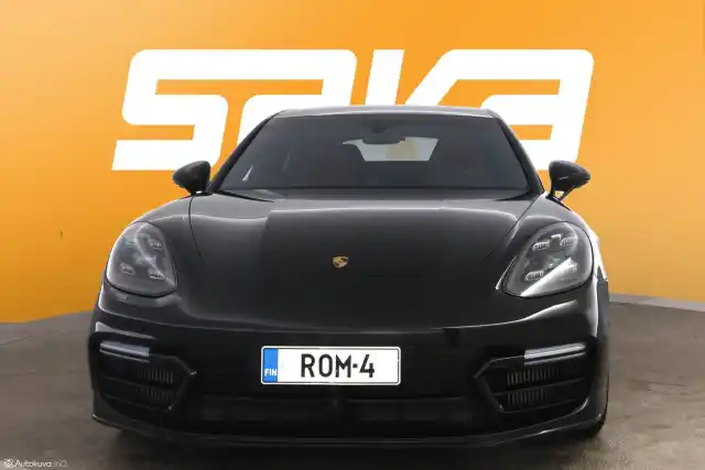 Musta Sedan, Porsche Panamera – ROM-4