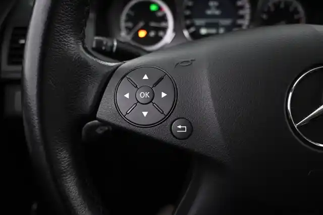 Musta Farmari, Mercedes-Benz C – RPN-902