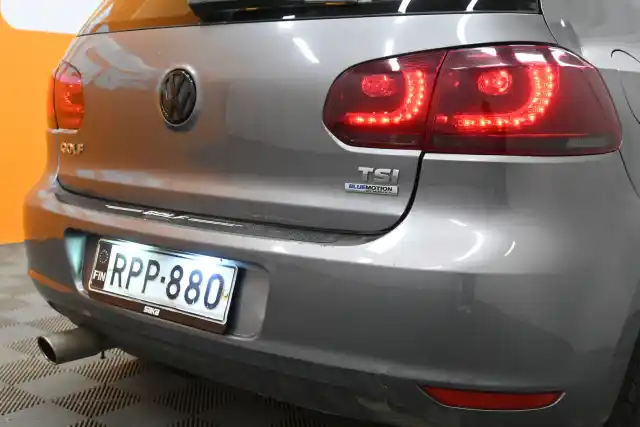 Harmaa Viistoperä, Volkswagen Golf – RPP-880
