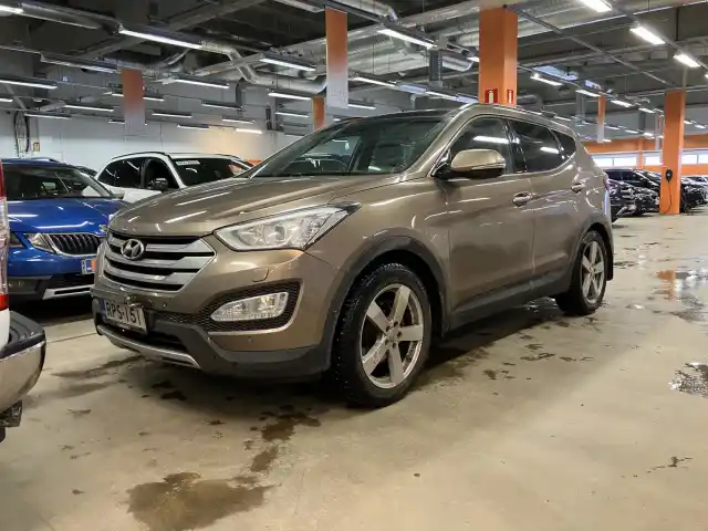 Ruskea (beige) Maastoauto, Hyundai Santa Fe – RPS-151