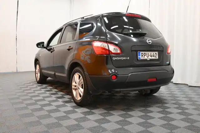 Musta Maastoauto, Nissan Qashqai+2 – RPU-442