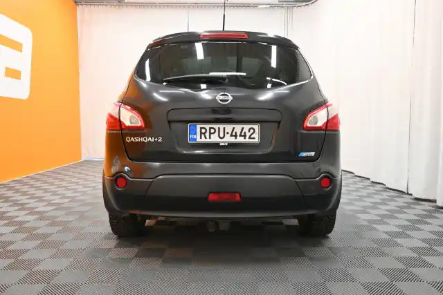 Musta Maastoauto, Nissan Qashqai+2 – RPU-442