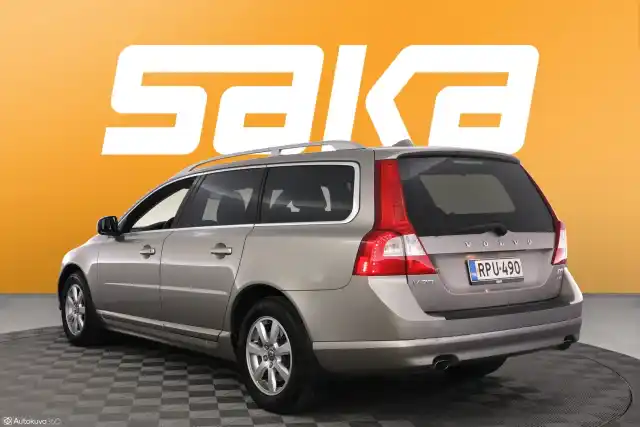 Beige Farmari, Volvo V70 – RPU-490