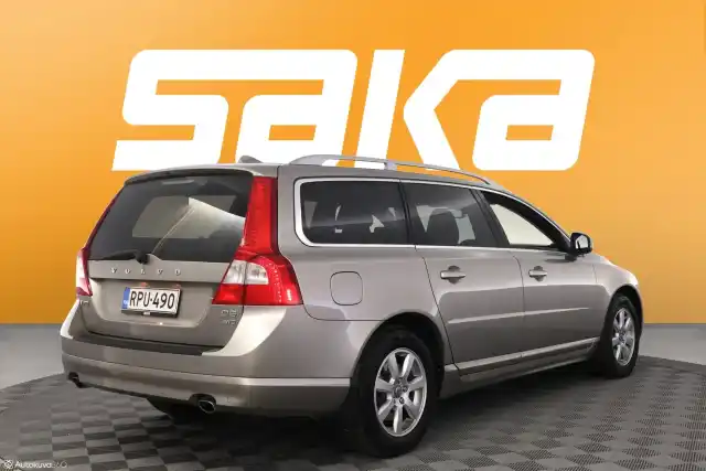 Beige Farmari, Volvo V70 – RPU-490
