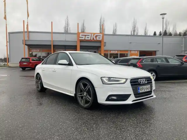 Valkoinen Sedan, Audi A4 – RPU-545