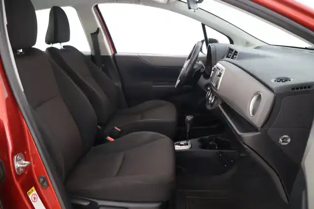 Punainen Viistoperä, Toyota Yaris – RPV-270