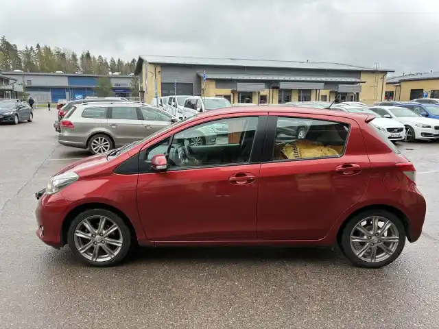 Punainen Viistoperä, Toyota Yaris – RPV-270